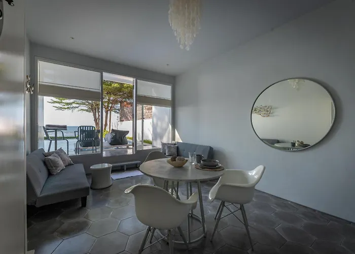Lusa Hotel Lovina (Bali)